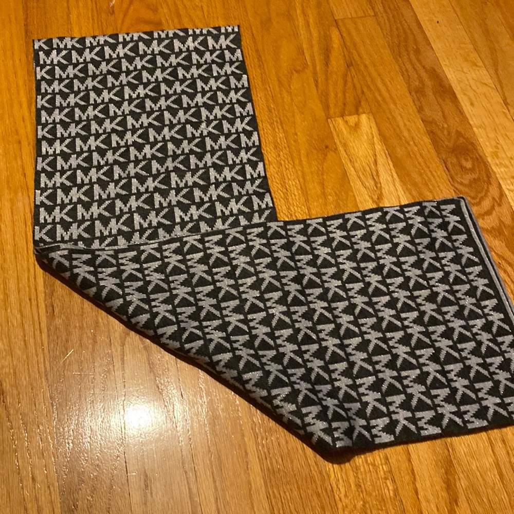 Michael Kors logo knit scarf and beanie setNWOT